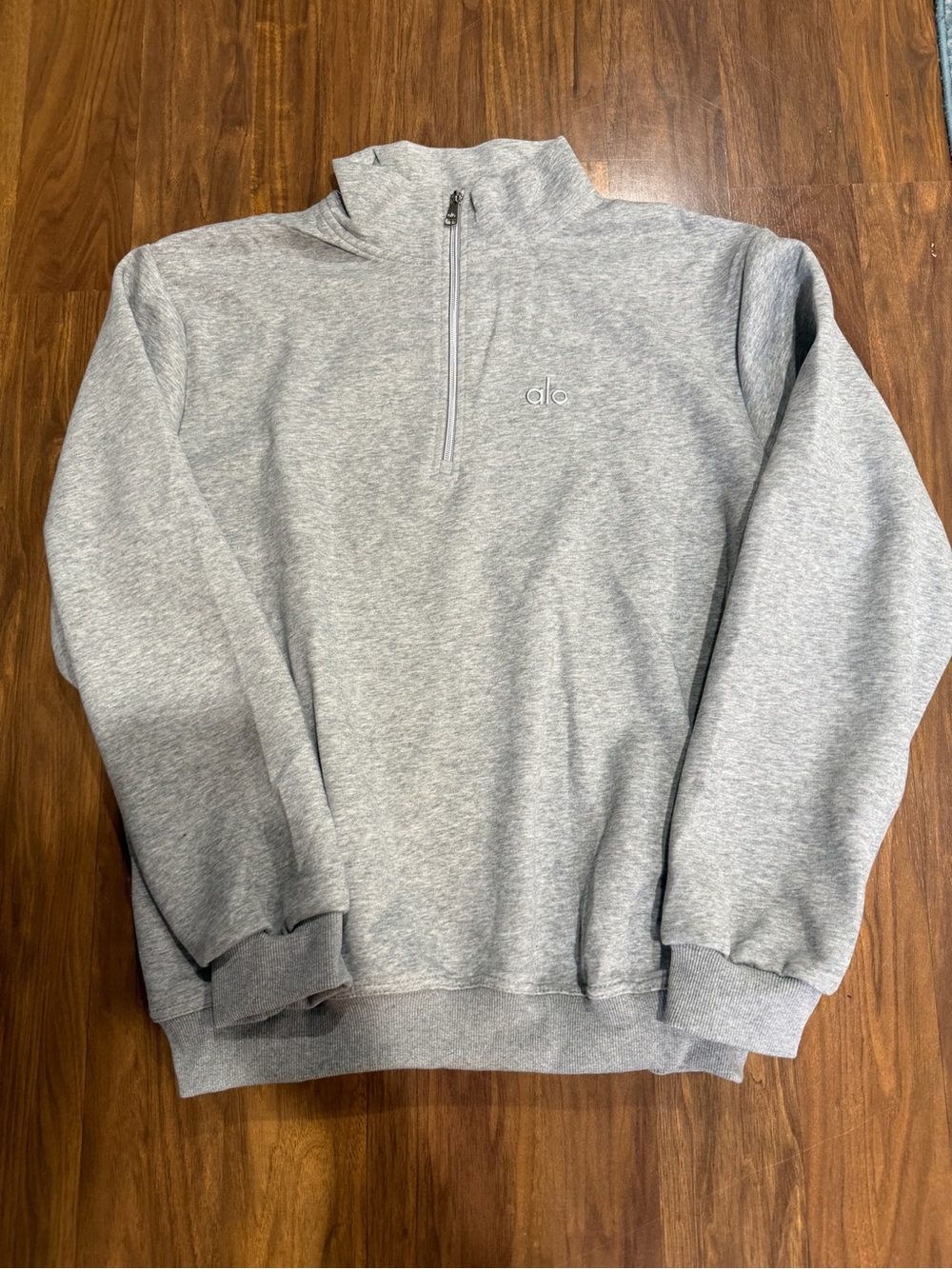 ALO Yoga Men’s Light Heather Gray Half-Zip Pullover Sweater